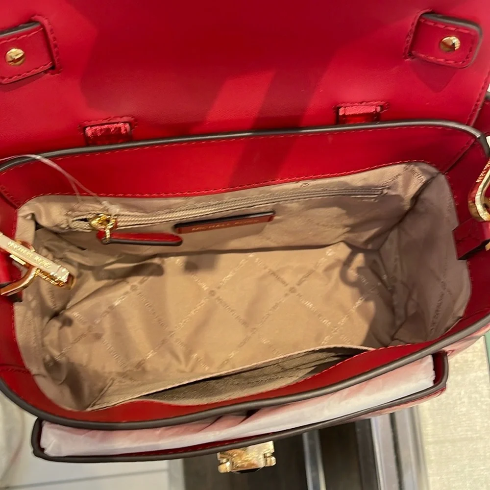 MICHAEL KORS
Manhattan Medium TH SCHOOL Crackled Metallic Leather SATCHEL NWT - Picture 16 of 16